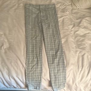 Princess Polly; US 2. Lightly worn, good condition